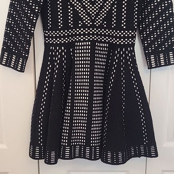 Top Shop Geometric Pattern Fit And Flare Knitted Mini Dress Black White Size US8 - Picture 7 of 14